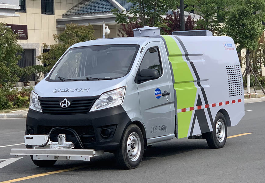 東風小康路面養(yǎng)護車
