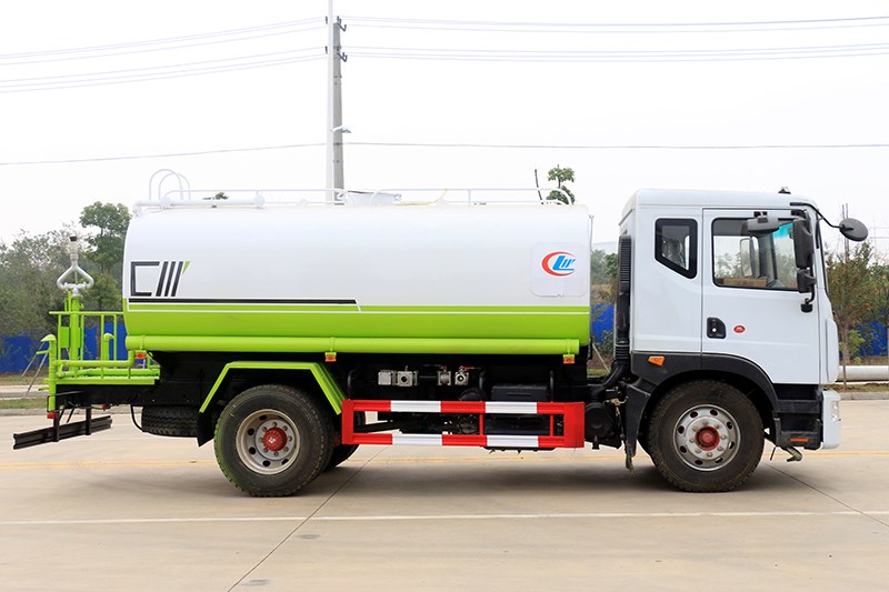東風12-15噸灑水車