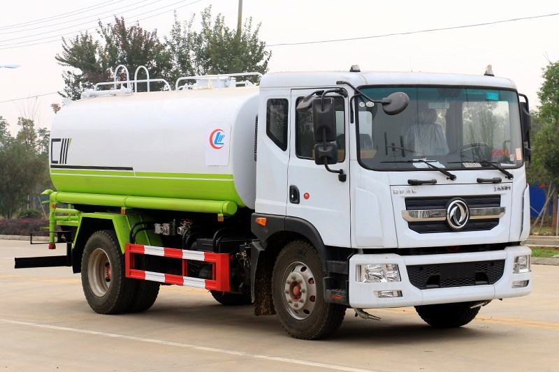 東風12-15噸灑水車