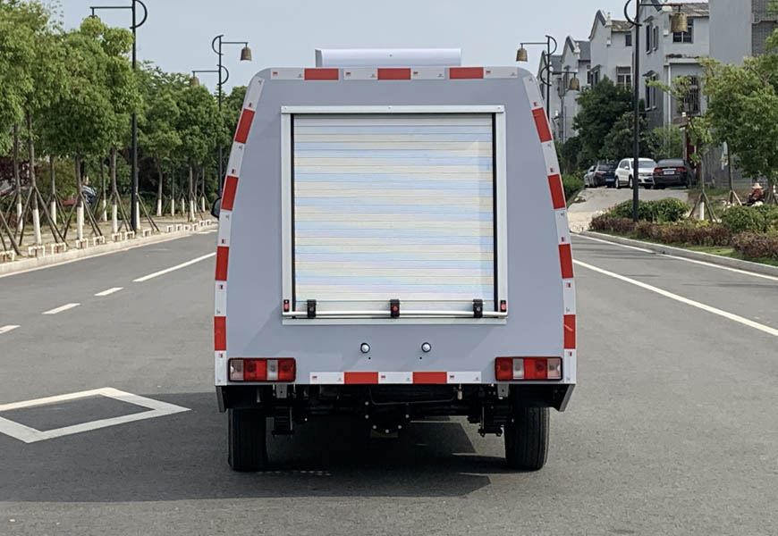 東風小康路面養(yǎng)護車