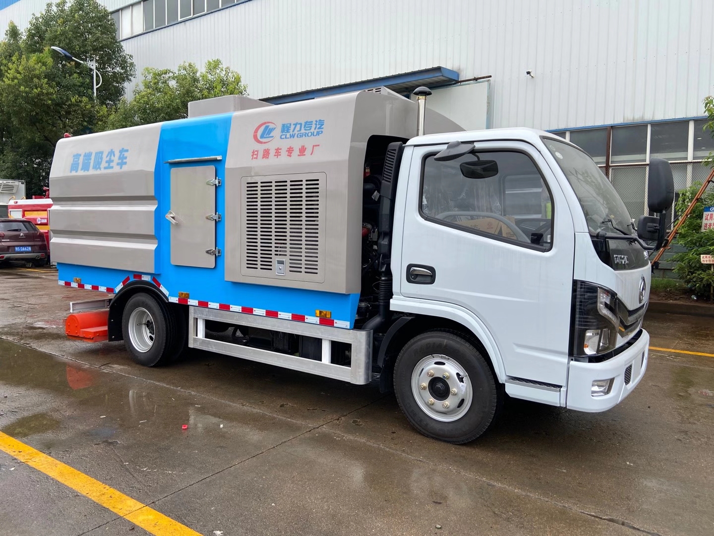 東風(fēng)5噸吸塵車  水1方塵4方