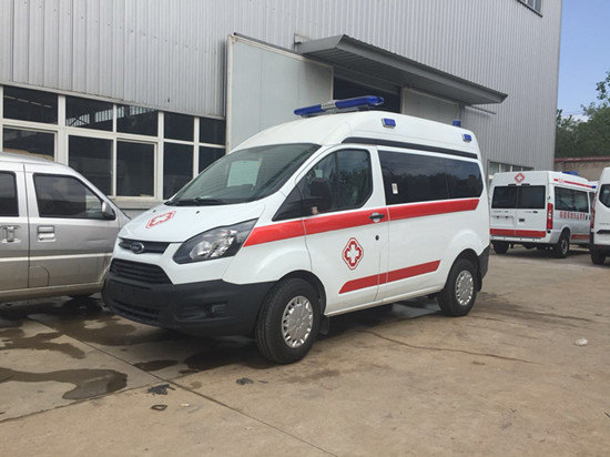 福特新全順V362中軸(汽油版)救護(hù)車(chē)(國(guó)六)