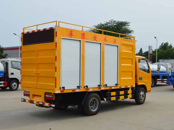 東風小多利卡污水處理車