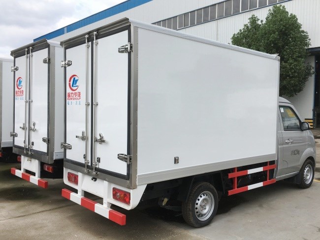 (廂長(zhǎng)2.9米)金杯小型冷藏車