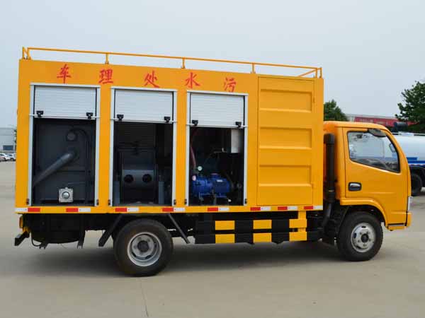 東風小多利卡污水處理車