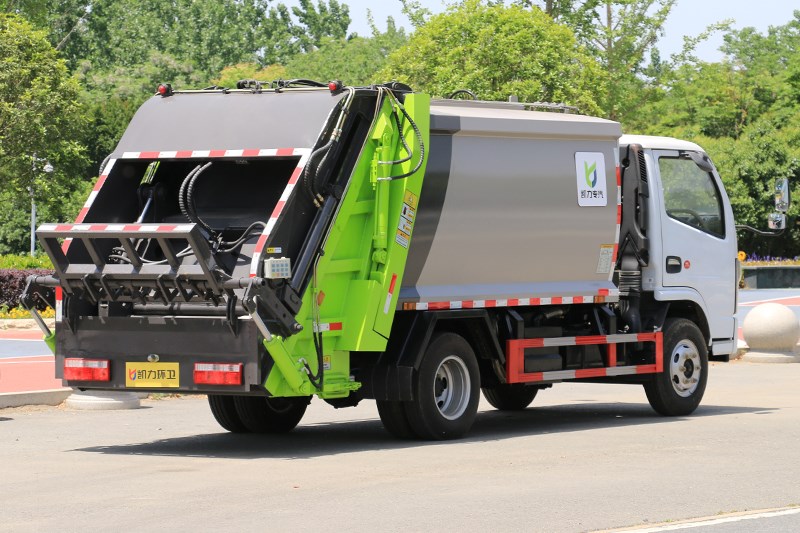 國六小多利卡 6方 壓縮垃圾車
