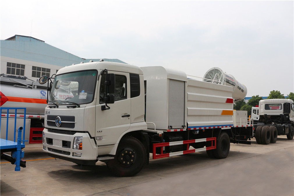 東風天錦多功能抑塵車