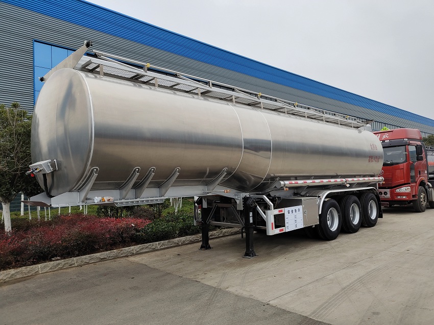 43立方食用油鋁合金半掛運輸車側面圖片