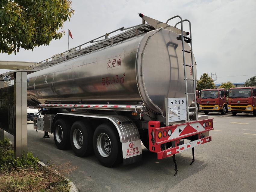 43立方食用油鋁合金半掛運輸車側面圖片