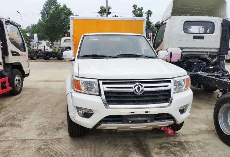 四驅(qū)皮卡民爆車