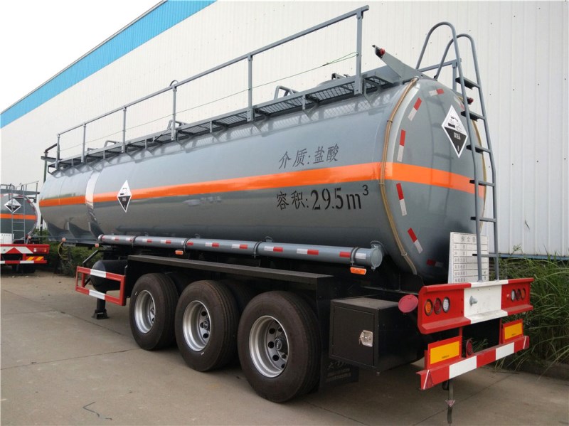 CLW9401GFW型腐蝕性物品罐式運輸半掛車