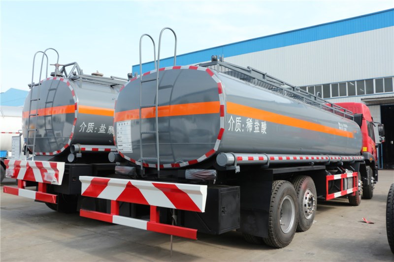 解放悍V CLW5314GFWC5腐蝕性物品罐式運(yùn)輸車(chē)