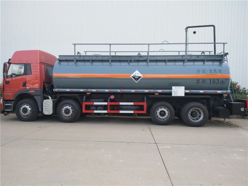 解放悍V CLW5314GFWC5腐蝕性物品罐式運(yùn)輸車(chē)