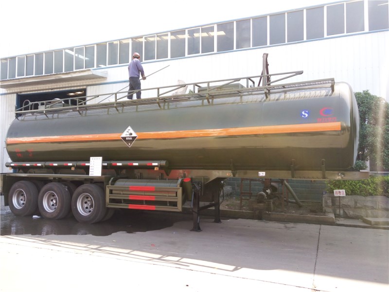 28.1方氫氟酸半掛車