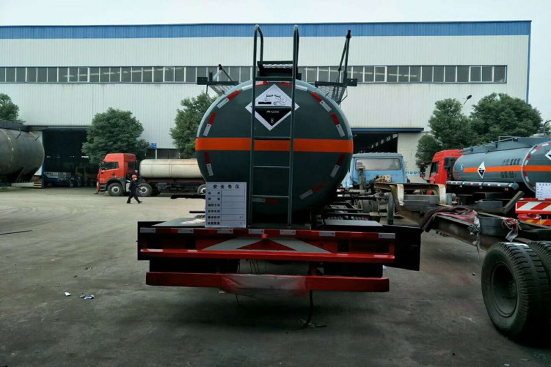 13.8方腐蝕性物品罐式運(yùn)輸車